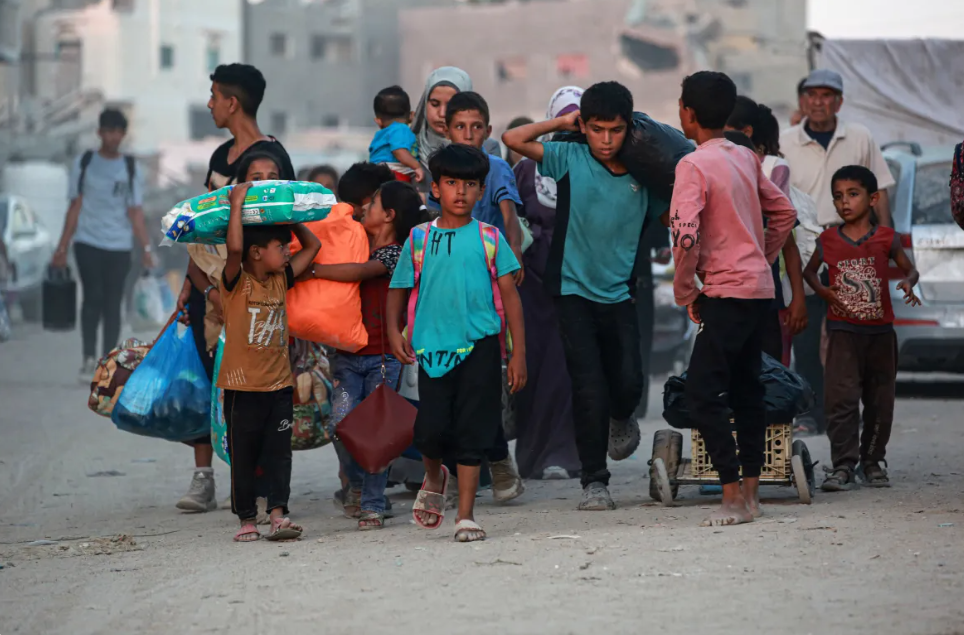 Israeli Army Orders Palestinian Civilians in Khan Younis to Leave Ahead of Airstrikes