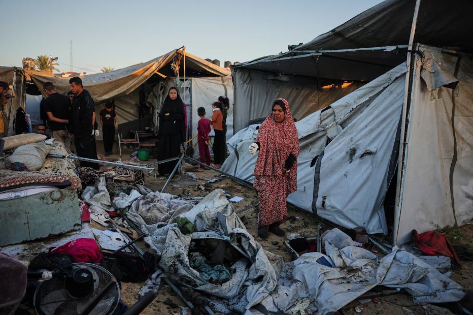 Israeli Airstrike Kills 2 Palestinians in Gaza Tent in New Ceasefire Violation