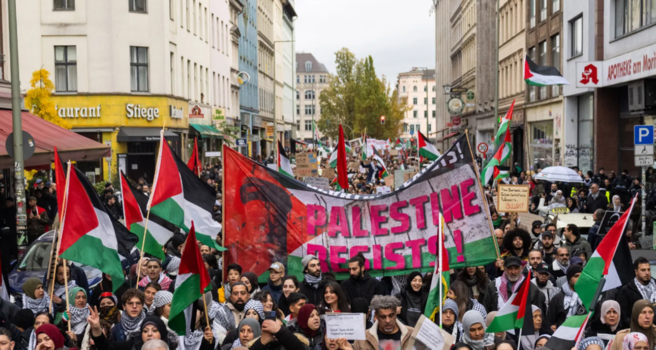 Palestine Supporters in Germany Protest Trump’s Gaza Plan