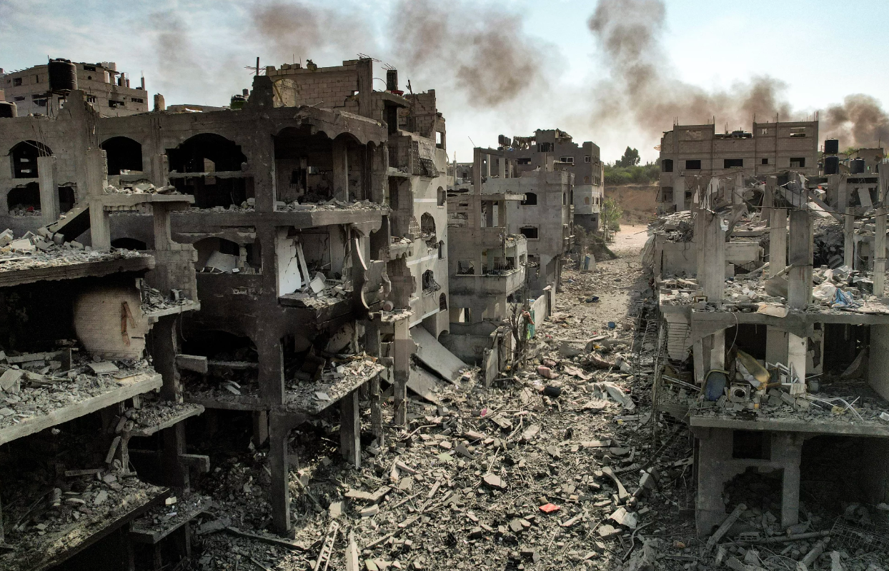 Hundreds of Gaza Buildings at Risk of Collapse, Threatening Lives of Thousands