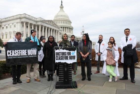 US Lawmakers Demand End to Military Aid for Israel as Over 400 Killed in Gaza in Hours