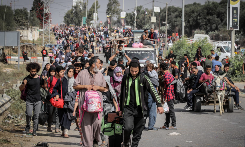 5 killed as Israeli Army Shells Hundreds of Displaced Palestinians Returning to Northern Gaza