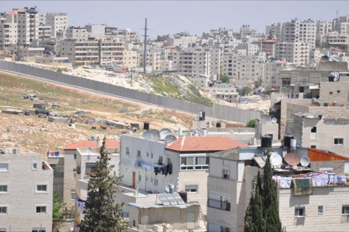 تضم 70 ألف نسمة.. تحذير من مخطط لترحيل تجمعات فلسطينية قرب القدس