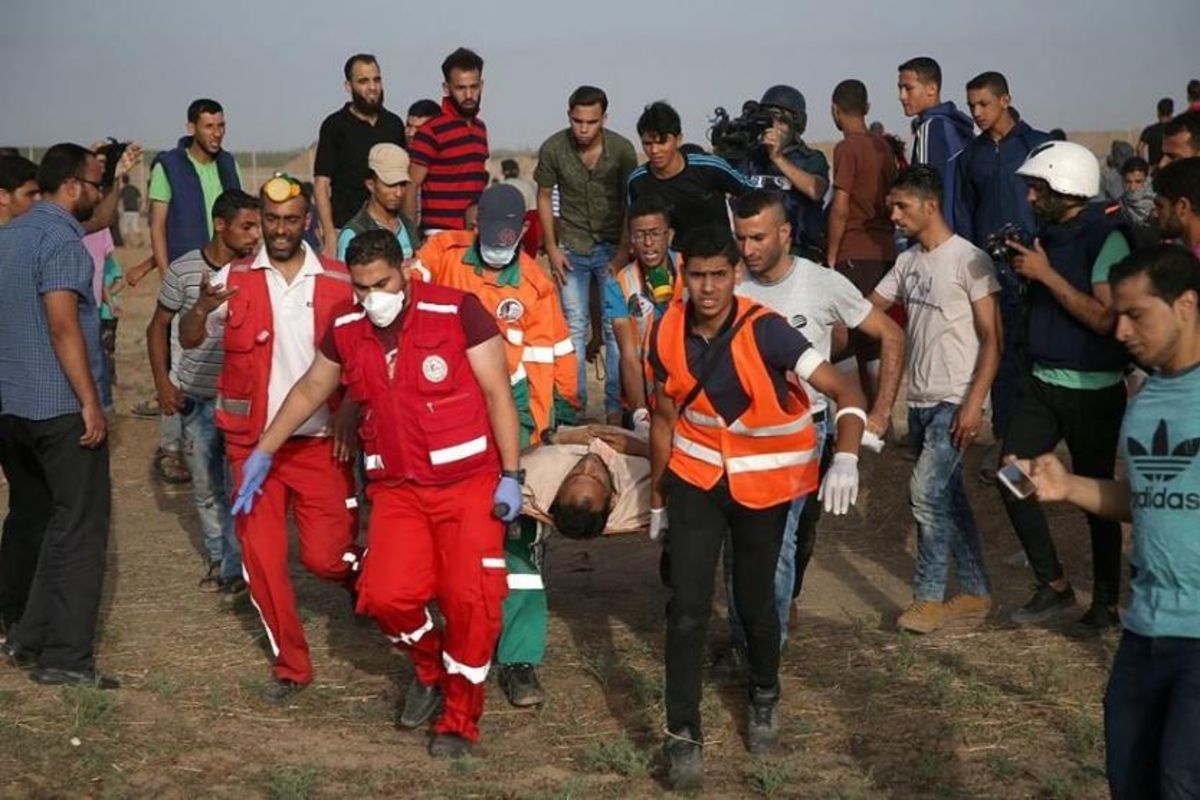 75 مصابًا بينهم 18 طفل وسيدتان في الجمعة الـ72 لمسيرة العودة بغزة