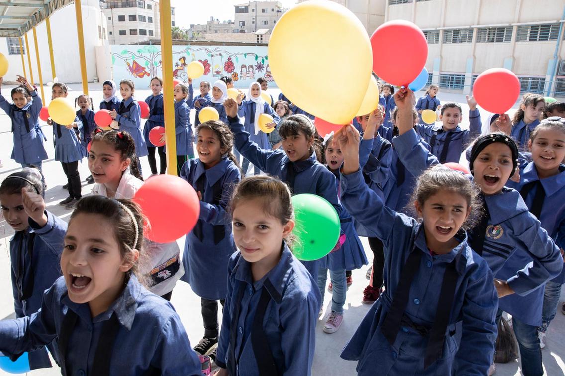 Palestine Refugee Students in Jordan Go back to School