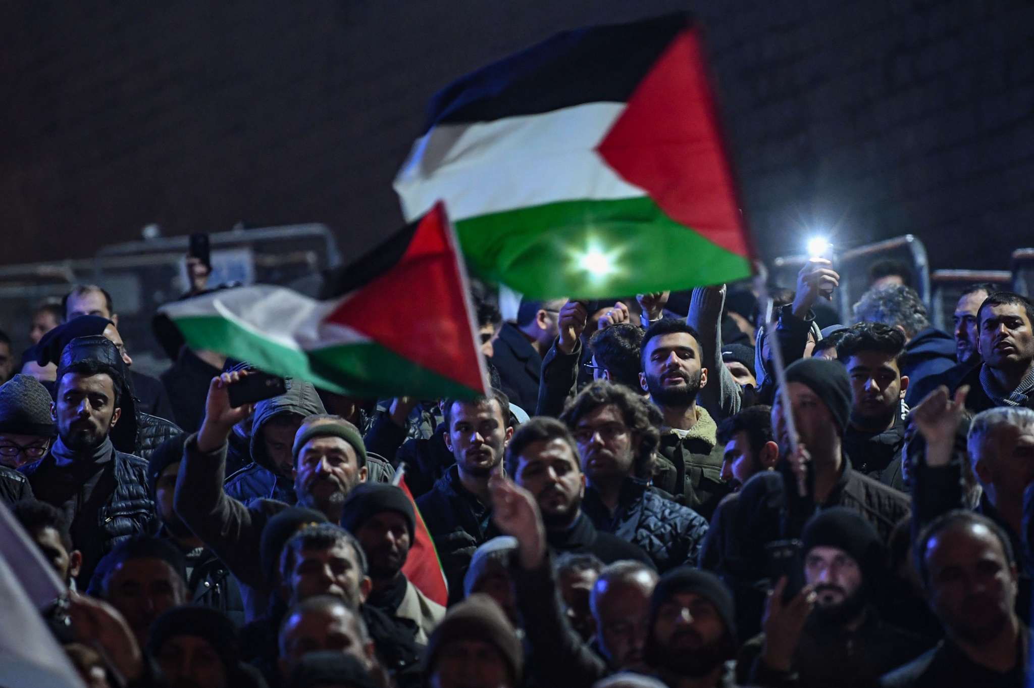Large-Scale Protest Move over Trump’s Peace Deal to Be Discussed in Emergency Meeting