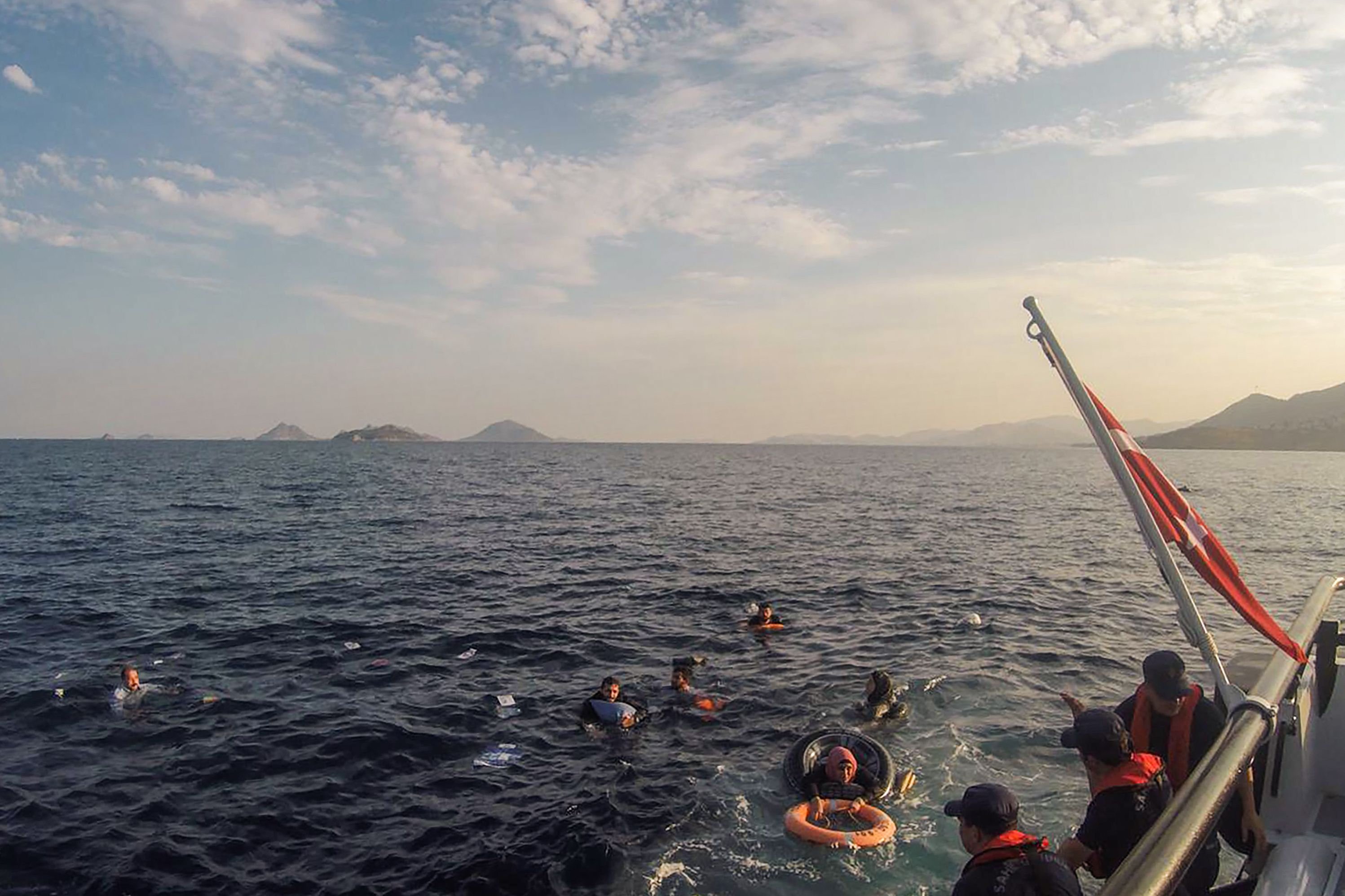 Palestinians among 18 Migrants Rescued off Turkish Coast