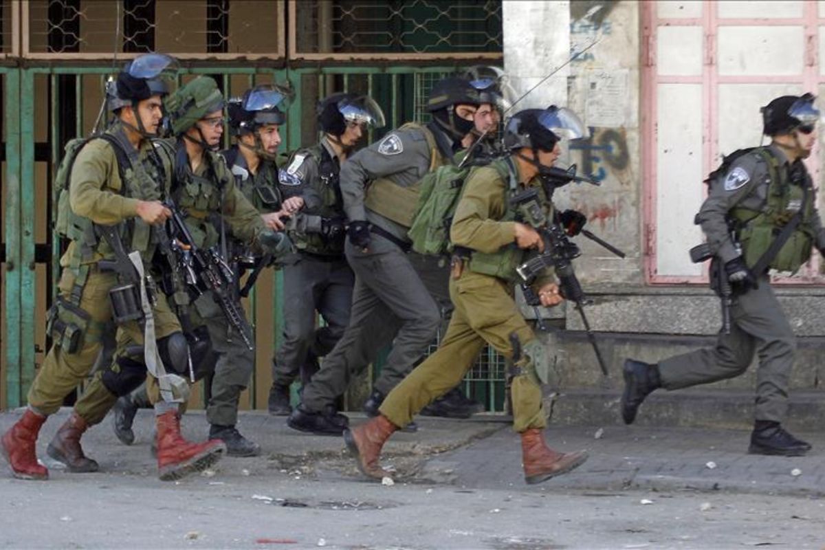 Occupation Forces Raid Jerusalem's Shuafat, Assault Residents with Teargas