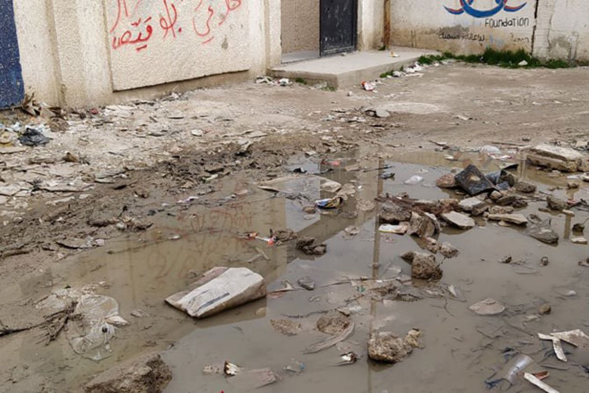 Palestinian Refugees in Syria’s AlHusainiya Camp Raise Concerns over Health Risks of Uncleared Garbage, Waste Water