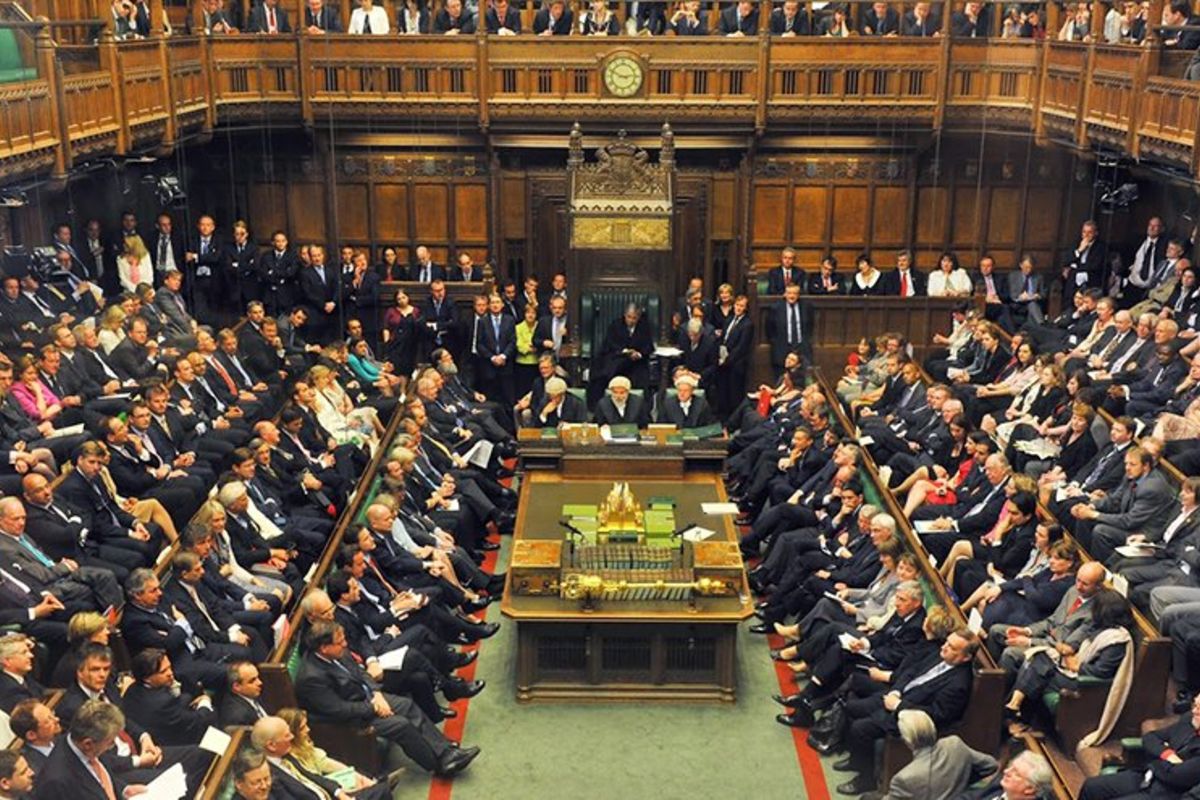133 برلمانيًا بريطانيًا يطالبون برفض 