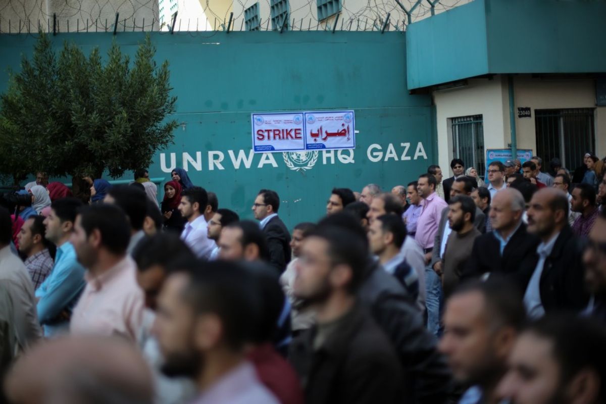 انتهاء أزمة المفصولين من الأونروا بغزة منذ 2018 براتب 50%