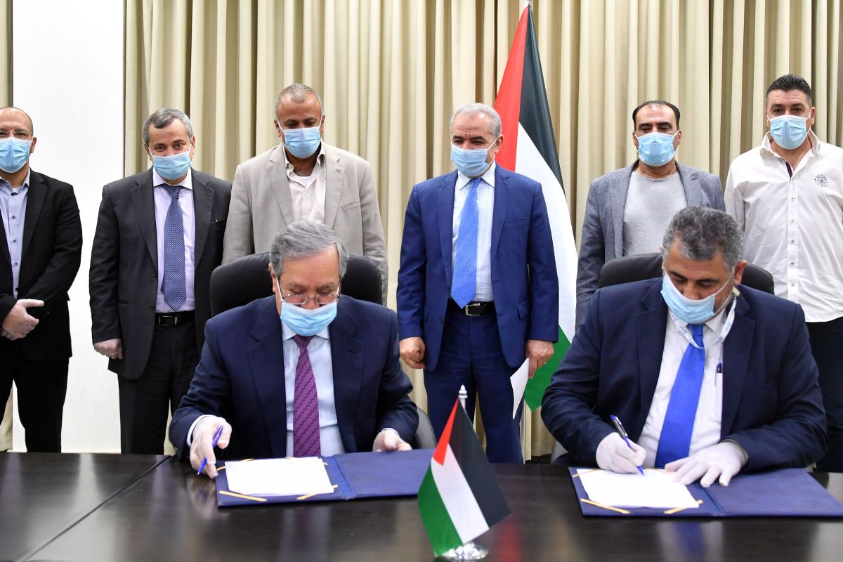 مذكرة تفاهم لتقديم منح لـ4000 طالب في المخيمات الفلسطينية