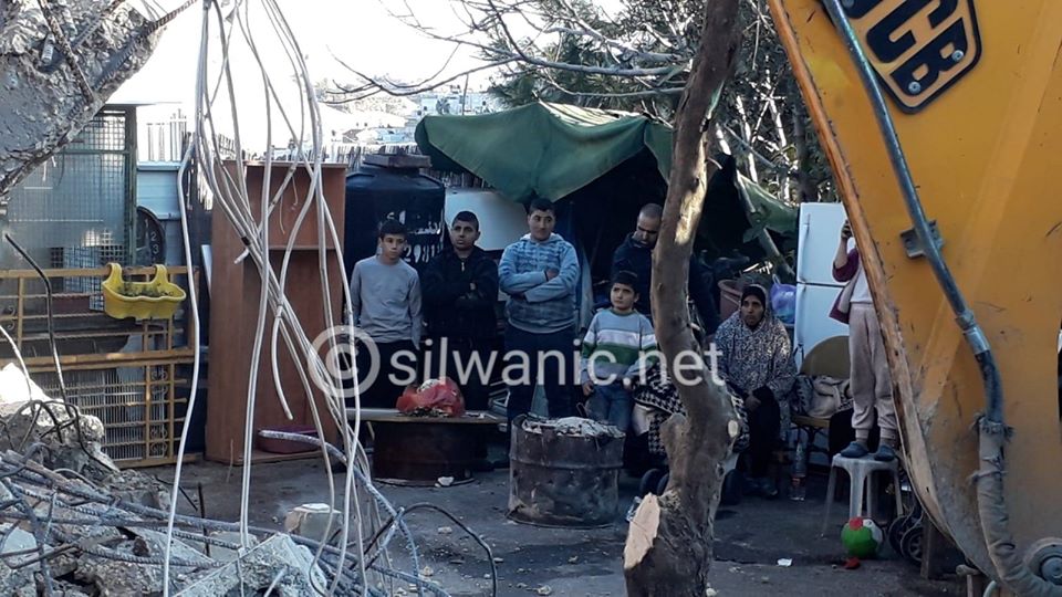 Palestinian Children Left without Roof over Their Heads as Israel Forces 2 Families to Demolish Their Homes