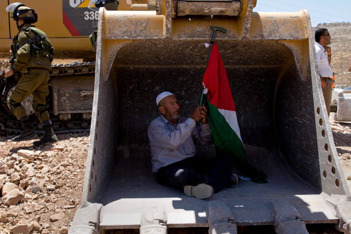 الاحتلال يأمر بوقف البناء في 7 منازل فلسطينية بالضفة الغربية