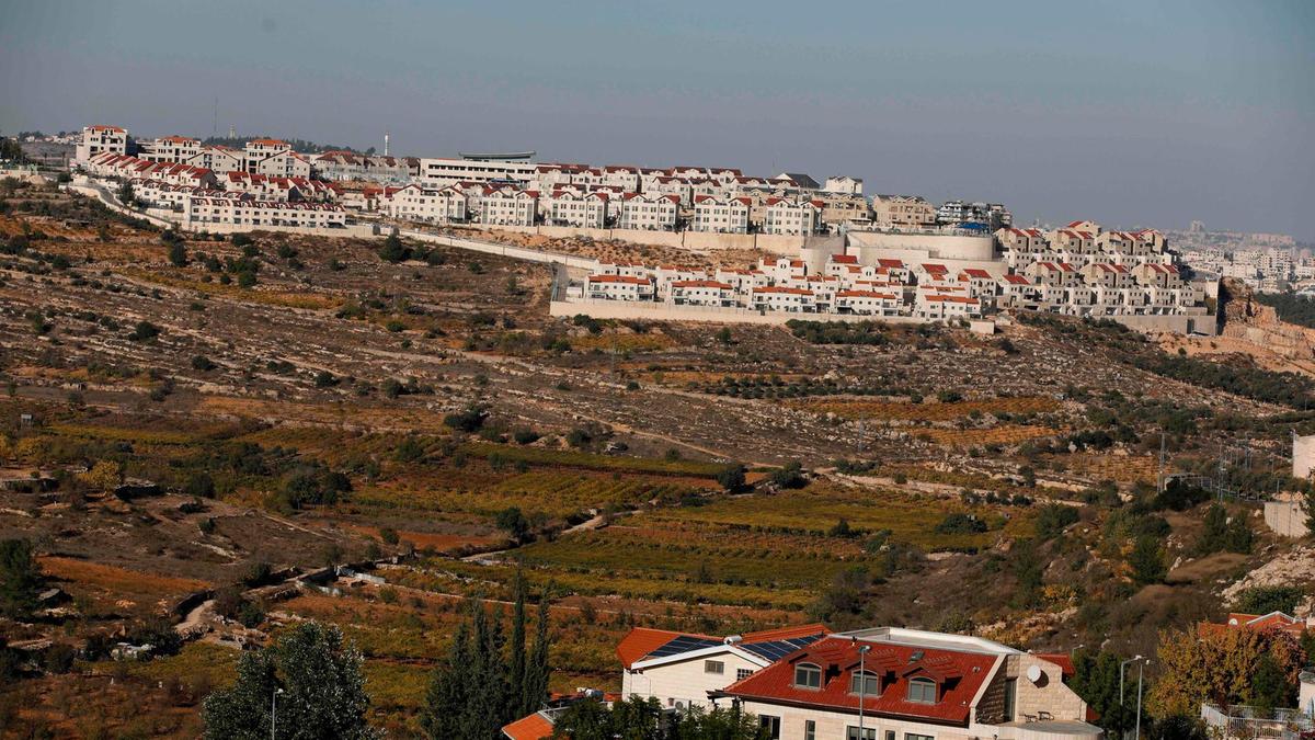 PLO Warns against Israel Taking Advantage of Coronavirus Disease to Grab Palestinian Land