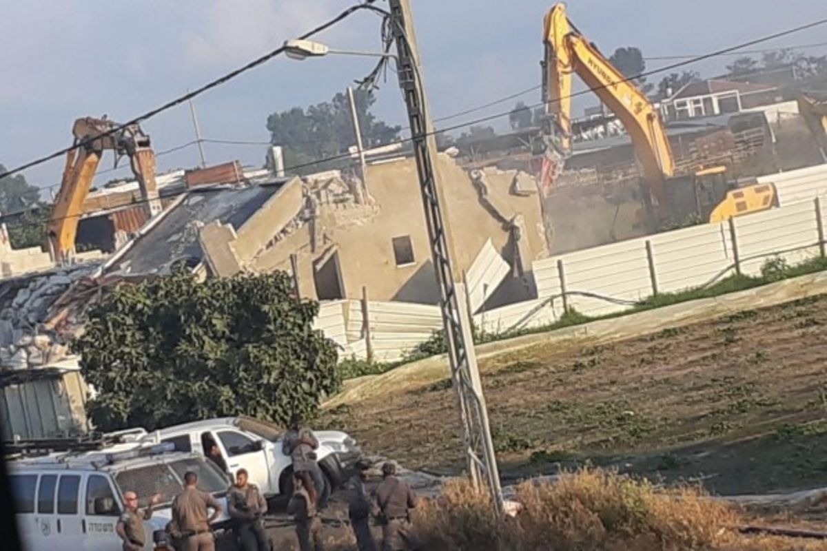 السلطات الإسرائيلية تهدم منزلين قيد الإنشاء بأراضي الـ48