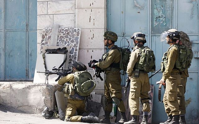 Israeli Army Shoots Palestinian in Hebron, Leaves Him to Bleed to Death