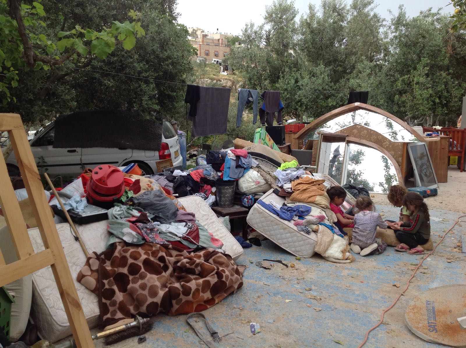 13 Palestinian Families at Risk of Displacement in Jerusalem Neighborhood