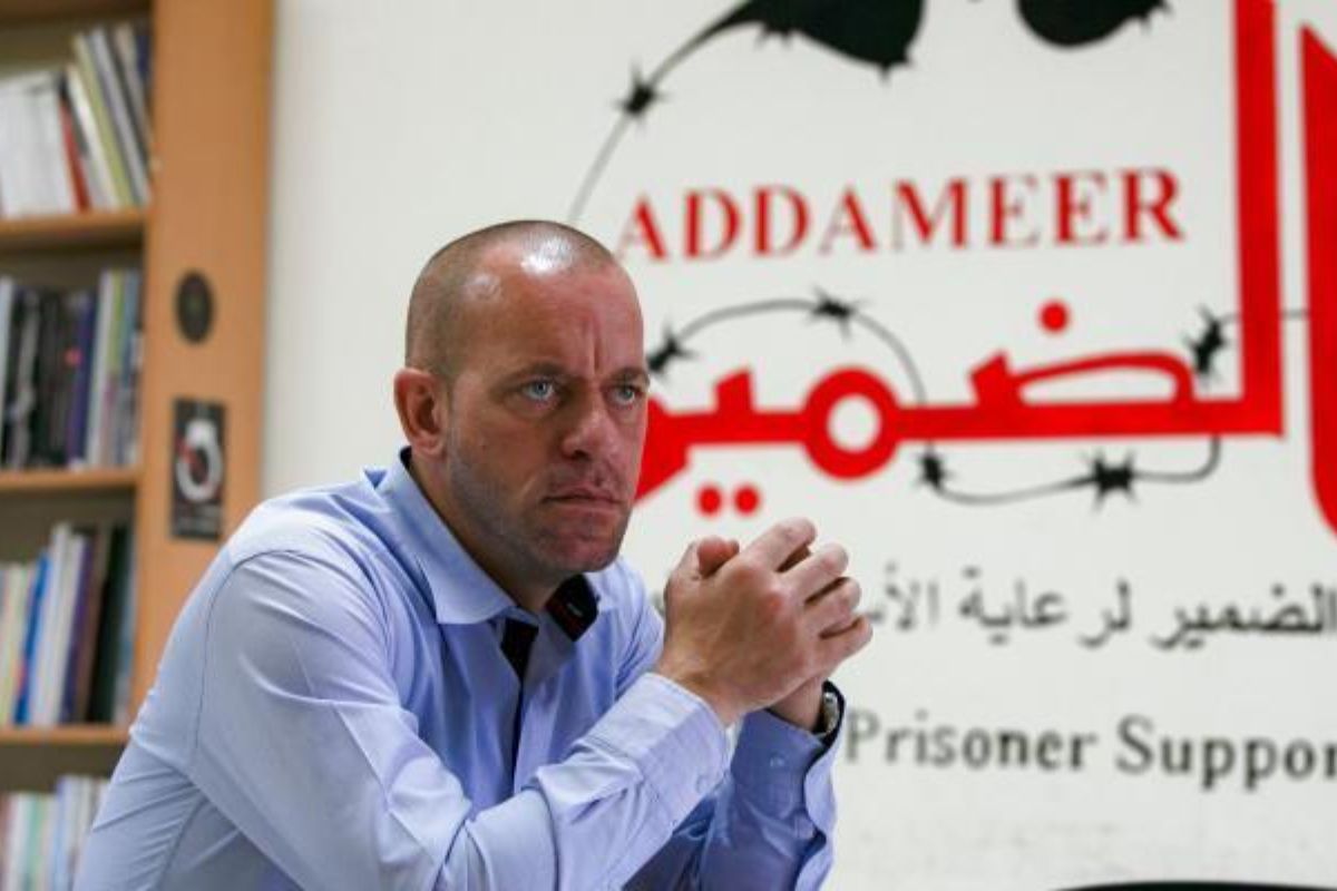 إسرائيل تلغي حقوق الإقامة في القدس لمحامي فلسطيني أسير