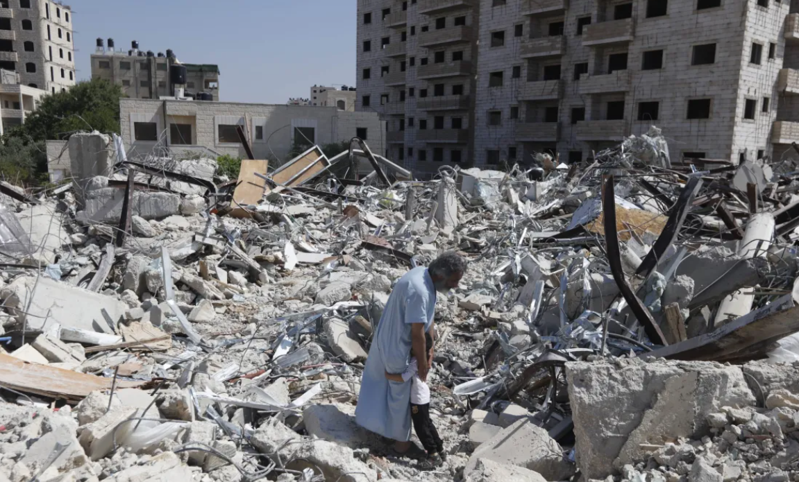 Israeli Forces Dismantle Palestinian Residential Structures in Ramallah