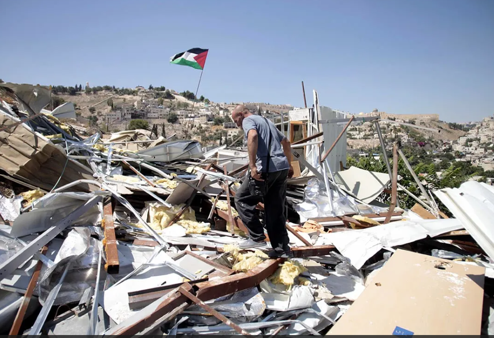 8 Palestinians Displaced after Israeli Municipality Destroys East Jerusalem House